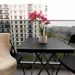 Soni Exclusive 749 Plaza With Free Private Parking & Self Check-in