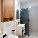 Soni Exclusive 749 Plaza With Free Private Parking & Self Check-in Apartman Bukarest