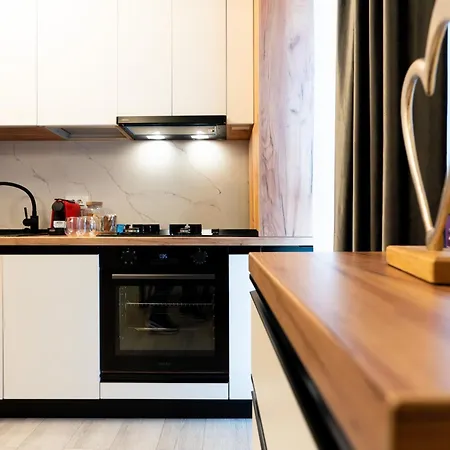 Soni Exclusive 749 Plaza With Free Private Parking & Self Check-in Apartamento