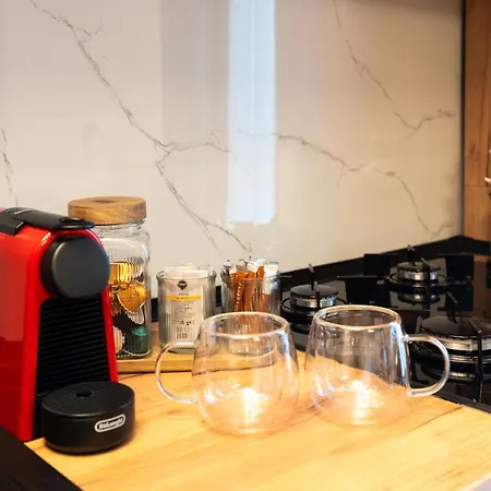 Soni Exclusive 749 Plaza With Free Private Parking & Self Check-in *