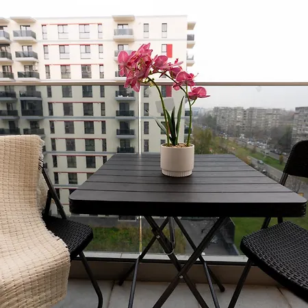 Soni Exclusive 749 Plaza With Free Private Parking & Self Check-in