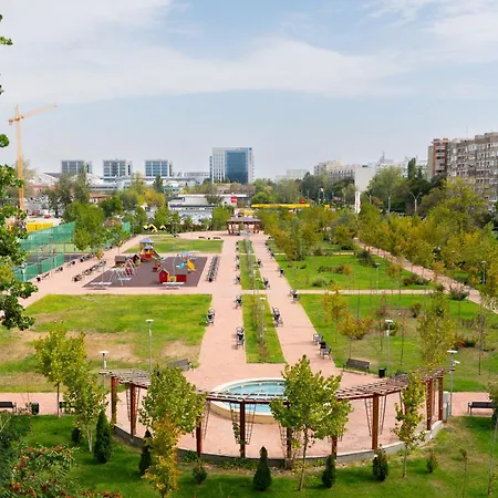 Soni Exclusive 749 Plaza With Free Private Parking & Self Check-in *