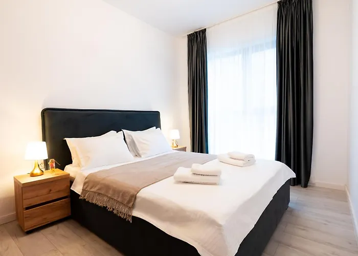 Soni Exclusive 749 Plaza With Free Private Parking & Self Check-in Bükreş