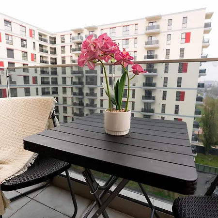 Soni Exclusive 749 Plaza With Free Private Parking & Self Check-in Bükreş