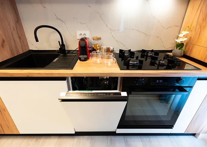 Soni Exclusive 749 Plaza With Free Private Parking & Self Check-in Apartament