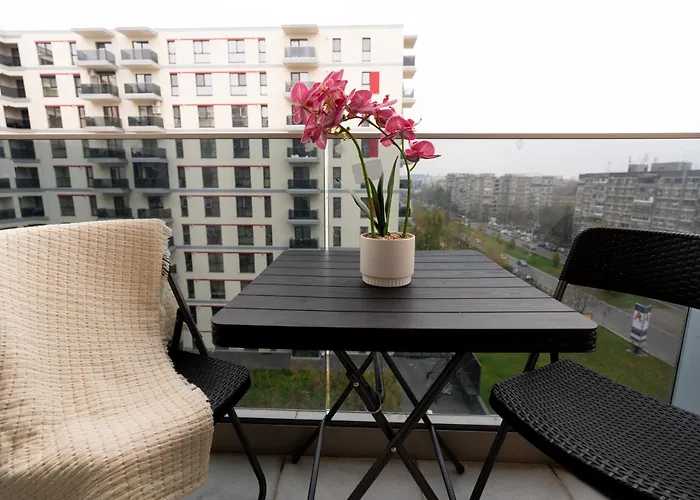 Soni Exclusive 749 Plaza With Free Private Parking & Self Check-in