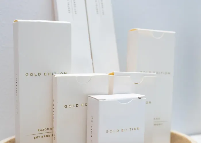 Soni Exclusive 749 Plaza With Free Private Parking & Self Check-in *