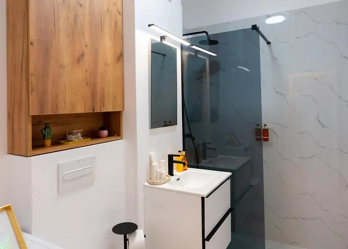 Soni Exclusive 749 Plaza With Free Private Parking & Self Check-in Apartament Bucureşti